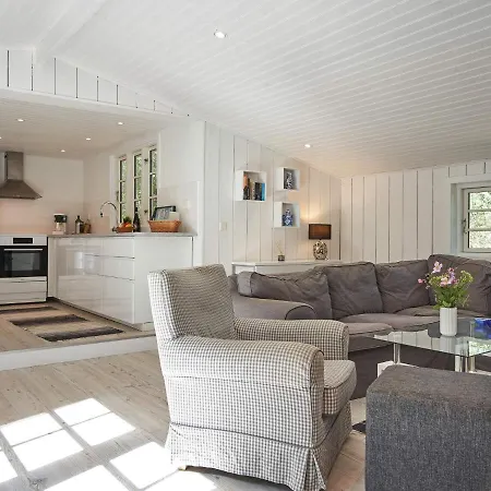 5 Person In Aakirkeby Vester Somarken