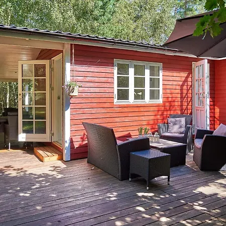 5 Person In Aakirkeby