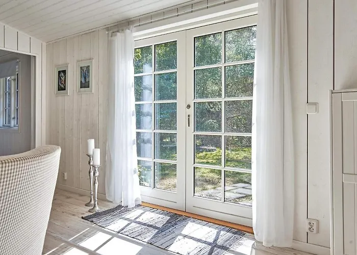 Дом отдыха 5 Person In Aakirkeby Vester Somarken