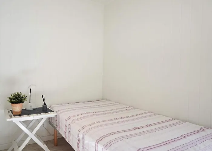 5 Person In Aakirkeby * Vester Somarken