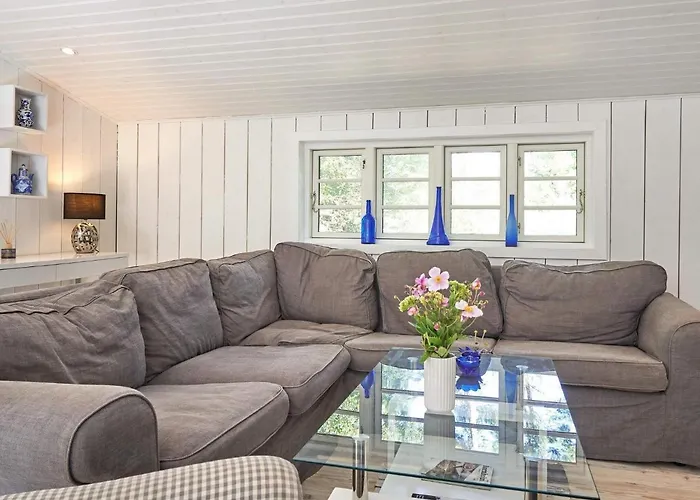 Дом отдыха 5 Person In Aakirkeby Vester Somarken