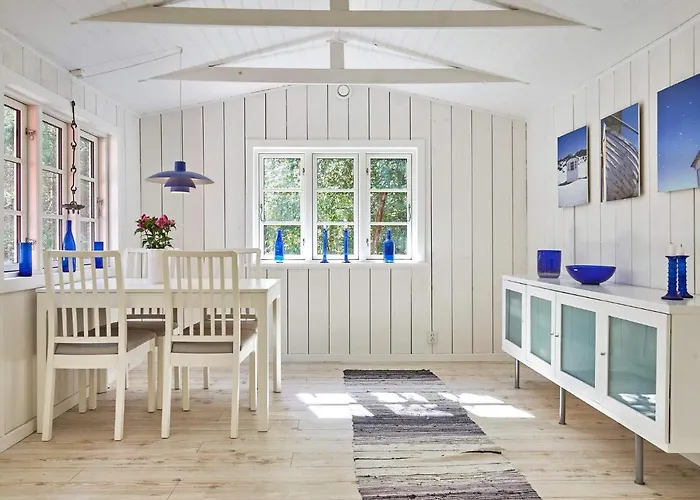 Дом отдыха 5 Person In Aakirkeby Vester Somarken